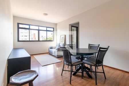 Sala de apartamento para alugar com 2 quartos, 70m² em Batel, Curitiba