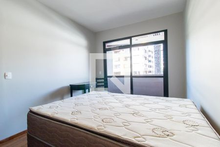 Quarto 1 de apartamento para alugar com 2 quartos, 70m² em Batel, Curitiba