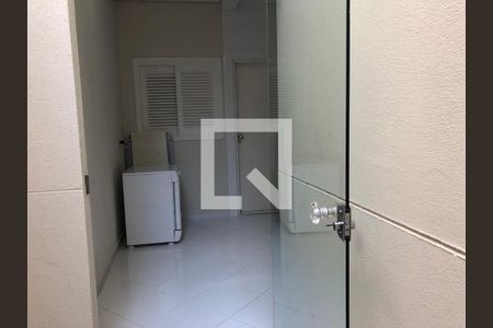 Casa para alugar com 4 quartos, 285m² em Vila Irmaos Arnoni, São Paulo