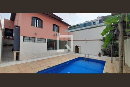 Casa à venda com 5 quartos, 360m² em Santa Cruz, Belo Horizonte