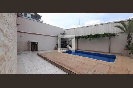 Casa à venda com 5 quartos, 360m² em Santa Cruz, Belo Horizonte