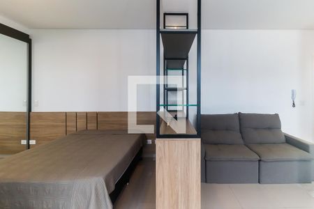 Sala/Quarto de kitnet/studio para alugar com 1 quarto, 42m² em Loteamento Mogilar, Mogi das Cruzes