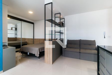 Sala/Quarto de kitnet/studio para alugar com 1 quarto, 42m² em Loteamento Mogilar, Mogi das Cruzes