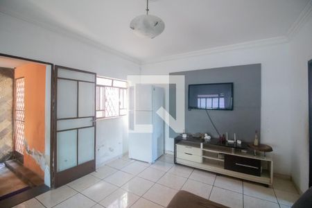 Sala de casa à venda com 3 quartos, 720m² em Betania, Contagem