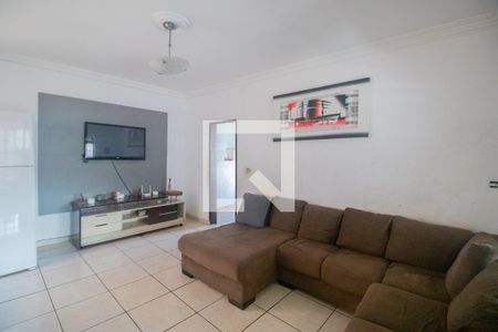 Sala de casa à venda com 3 quartos, 720m² em Betania, Contagem