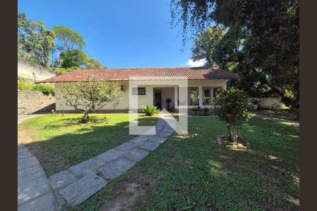 Casa à venda com 4 quartos, 200m² em Itaipu, Niterói