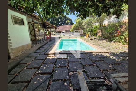 Casa à venda com 4 quartos, 200m² em Itaipu, Niterói