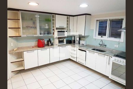 Casa à venda com 4 quartos, 390m² em Santo Amaro, São Paulo