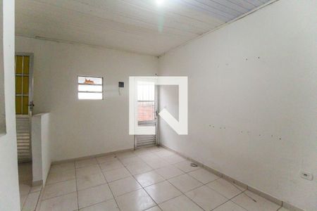 Casa para alugar com 2 quartos, 70m² em Vila Carmosina, São Paulo