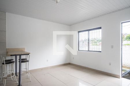 Sala de casa para alugar com 2 quartos, 76m² em Medianeira, Porto Alegre