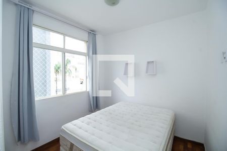 Quarto 1 de apartamento para alugar com 2 quartos, 96m² em Santo Antônio, Belo Horizonte