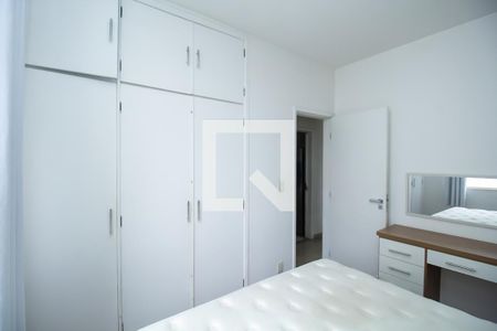 Quarto 2 de apartamento para alugar com 2 quartos, 96m² em Santo Antônio, Belo Horizonte