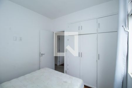 Quarto 1 de apartamento para alugar com 2 quartos, 96m² em Santo Antônio, Belo Horizonte