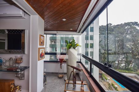 Varanda de apartamento à venda com 3 quartos, 186m² em Vila Suzana, São Paulo