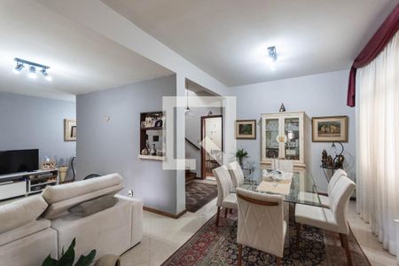 Sala de casa à venda com 3 quartos, 251m² em Grajaú, Rio de Janeiro