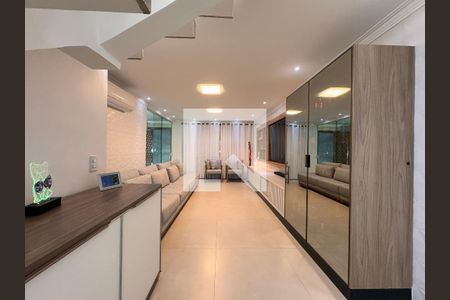 Sala de casa à venda com 4 quartos, 253m² em Vila Pires, Santo André