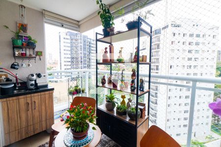 Sacada de apartamento à venda com 2 quartos, 64m² em Vila Alexandria, São Paulo