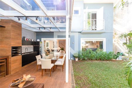 Casa à venda com 4 quartos, 254m² em Santo Amaro, São Paulo