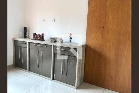 Casa à venda com 3 quartos, 300m² em Vila Pereira Cerca, São Paulo