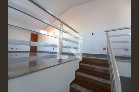 Casa à venda com 3 quartos, 166m² em Parque Jaçatuba, Santo André