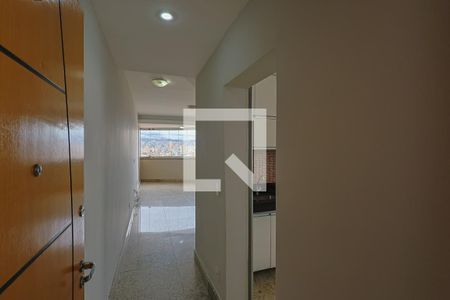 Entrada de apartamento à venda com 3 quartos, 136m² em Sagrada Família, Belo Horizonte