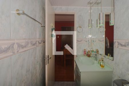 Banheiro de apartamento à venda com 1 quarto, 58m² em Humaitá, Porto Alegre