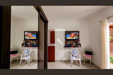 Casa à venda com 180m², 2 quartos e 4 vagas Casa à venda com 180m², 2 quartos e 4 vagasQuarto 2