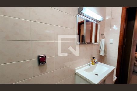 Casa à venda com 180m², 2 quartos e 4 vagas Casa à venda com 180m², 2 quartos e 4 vagasBanheiro da Suíte