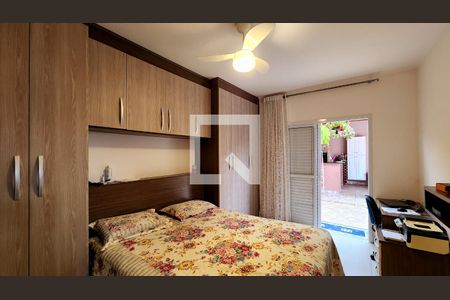 Casa à venda com 180m², 2 quartos e 4 vagas Casa à venda com 180m², 2 quartos e 4 vagasQuarto Suíte