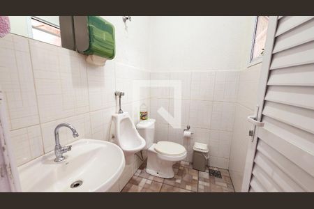 Casa à venda com 180m², 2 quartos e 4 vagas Casa à venda com 180m², 2 quartos e 4 vagasLavabo