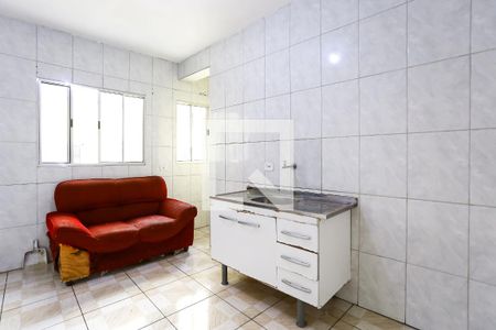 Sala / Cozinha de casa para alugar com 1 quarto, 25m² em Parque Pinheiros, Taboão da Serra