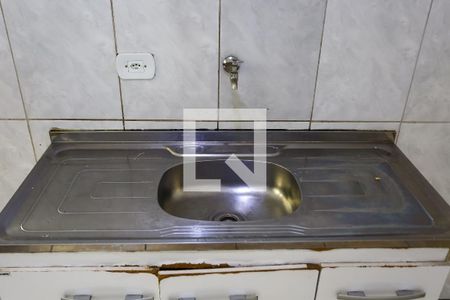 Sala / Cozinha de casa para alugar com 1 quarto, 25m² em Parque Pinheiros, Taboão da Serra