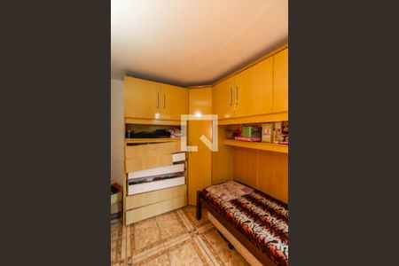 Quarto 2 de apartamento para alugar com 2 quartos, 57m² em Conjunto Residencial José Bonifácio, São Paulo