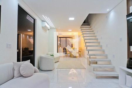 Sala de casa à venda com 3 quartos, 250m² em Vila Arcadia, São Paulo