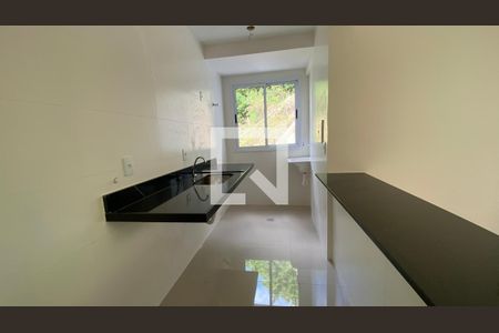 Cozinha de apartamento para alugar com 1 quarto, 35m² em Buritis, Belo Horizonte