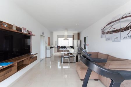 Sala de casa à venda com 3 quartos, 380m² em Jaqueline, Belo Horizonte