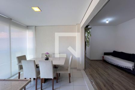 Sala e varanda de apartamento à venda com 2 quartos, 65m² em Ipiranga, São Paulo