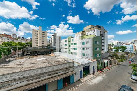 Sala de apartamento à venda com 2 quartos, 74m² em Padre Eustáquio, Belo Horizonte