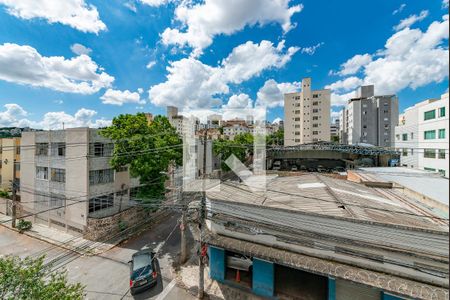 Sala de apartamento à venda com 2 quartos, 74m² em Padre Eustáquio, Belo Horizonte