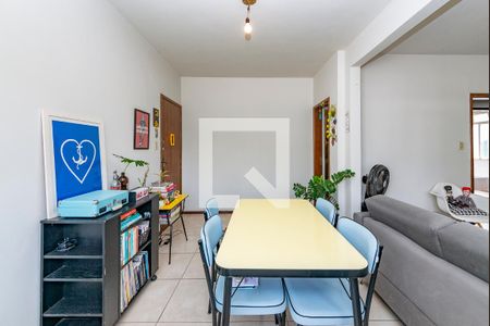 Sala de apartamento à venda com 2 quartos, 74m² em Padre Eustáquio, Belo Horizonte