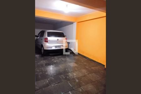 Garagem de casa para alugar com 3 quartos, 125m² em Jardim Helga, São Paulo