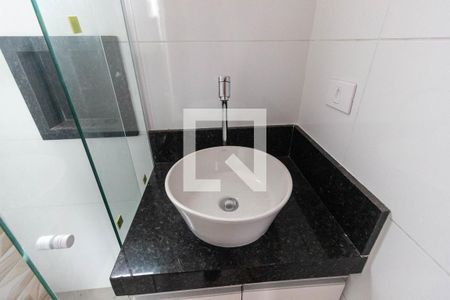 Banheiro de apartamento para alugar com 1 quarto, 28m² em Vila Isolina Mazzei, São Paulo