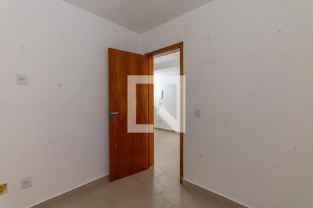 Quarto 2 de apartamento para alugar com 2 quartos, 38m² em Vila Esperança, São Paulo