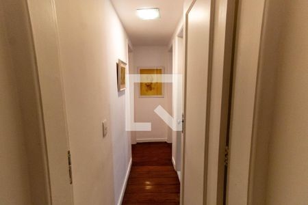 Corredor  de apartamento para alugar com 3 quartos, 64m² em Icaraí, Niterói