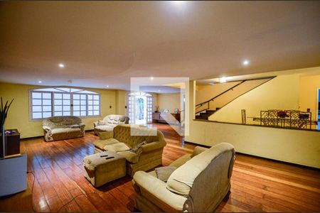 Sala de casa de condomínio para alugar com 5 quartos, 980m² em Badu, Niterói