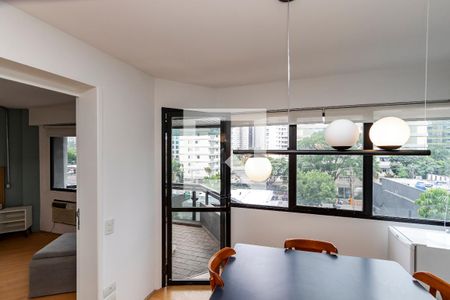 Sala/ Cozinha de apartamento para alugar com 1 quarto, 60m² em Cidade Monções, São Paulo