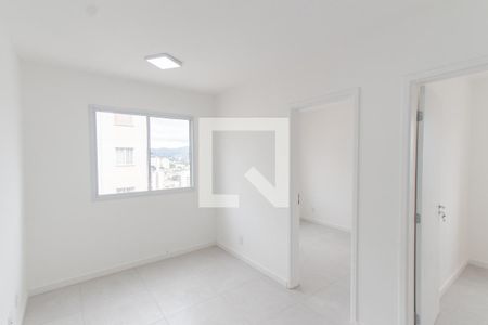 Sala de apartamento para alugar com 2 quartos, 34m² em Parque Vitoria, São Paulo