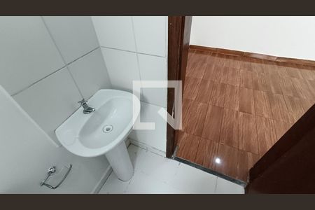 Banheiro de kitnet/studio para alugar com 1 quarto, 45m² em Vila Helena, Sorocaba