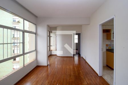 Sala de apartamento para alugar com 2 quartos, 70m² em Sion, Belo Horizonte