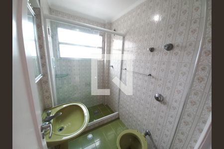 Banheiro de apartamento para alugar com 1 quarto, 48m² em Centro, São Vicente